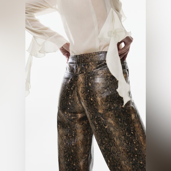 Snake print pants Mango
Like new🔥 - Picture 5 of 13